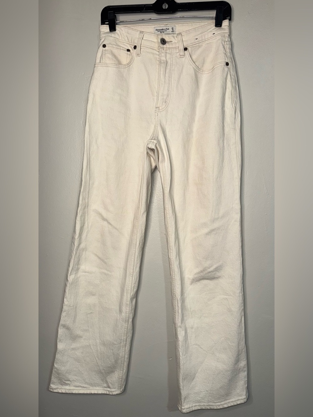 Abercrombie & Fitch 90s Relaxed High Rise Cream Straight Leg Jeans